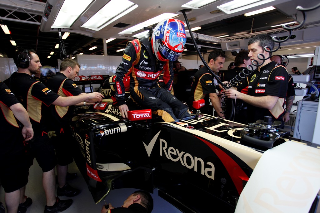 Grosjean steg mere ind og ud af raceren end han fik greb om Lotus raceren i Melbourne
(Foto: Lotus F1 / LAT)